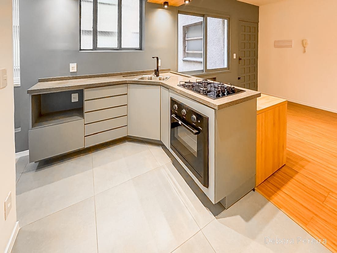 Cozinha planejada com acabamento contemporâneo